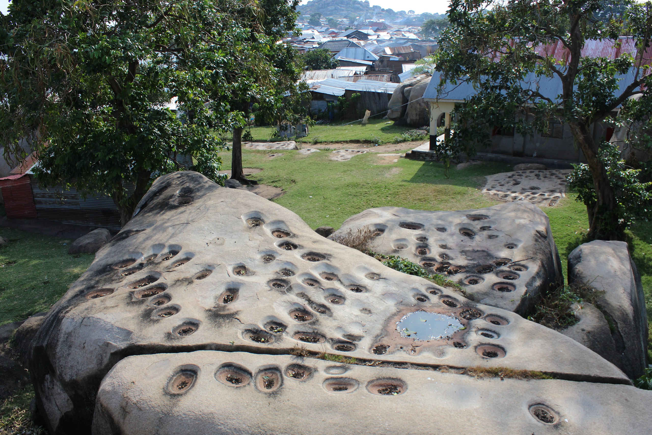 Rock Gongs Why do Ringing Rocks Really Ring